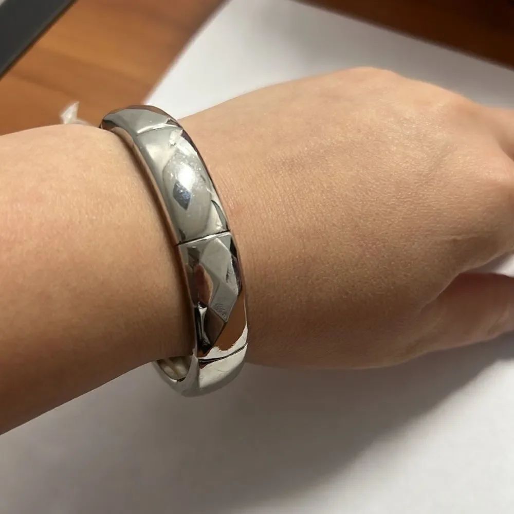 Silver adjustable bracelet